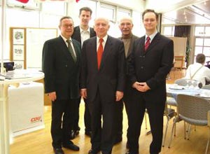 Goetz mit Vorstandsmitgliedern