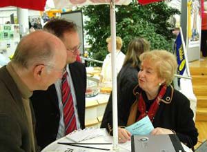 Ursula Lazarus mit Klaus Kleiner und Sascha Mielke
